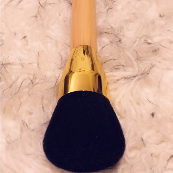 TARTE Powder Player Bamboo Pressed Powder Brush - Picture 5 of 8